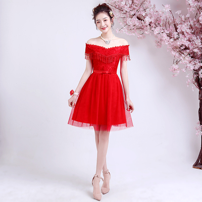 เดรสราตรีออกงานสั้น ทรงเปิดไหล่