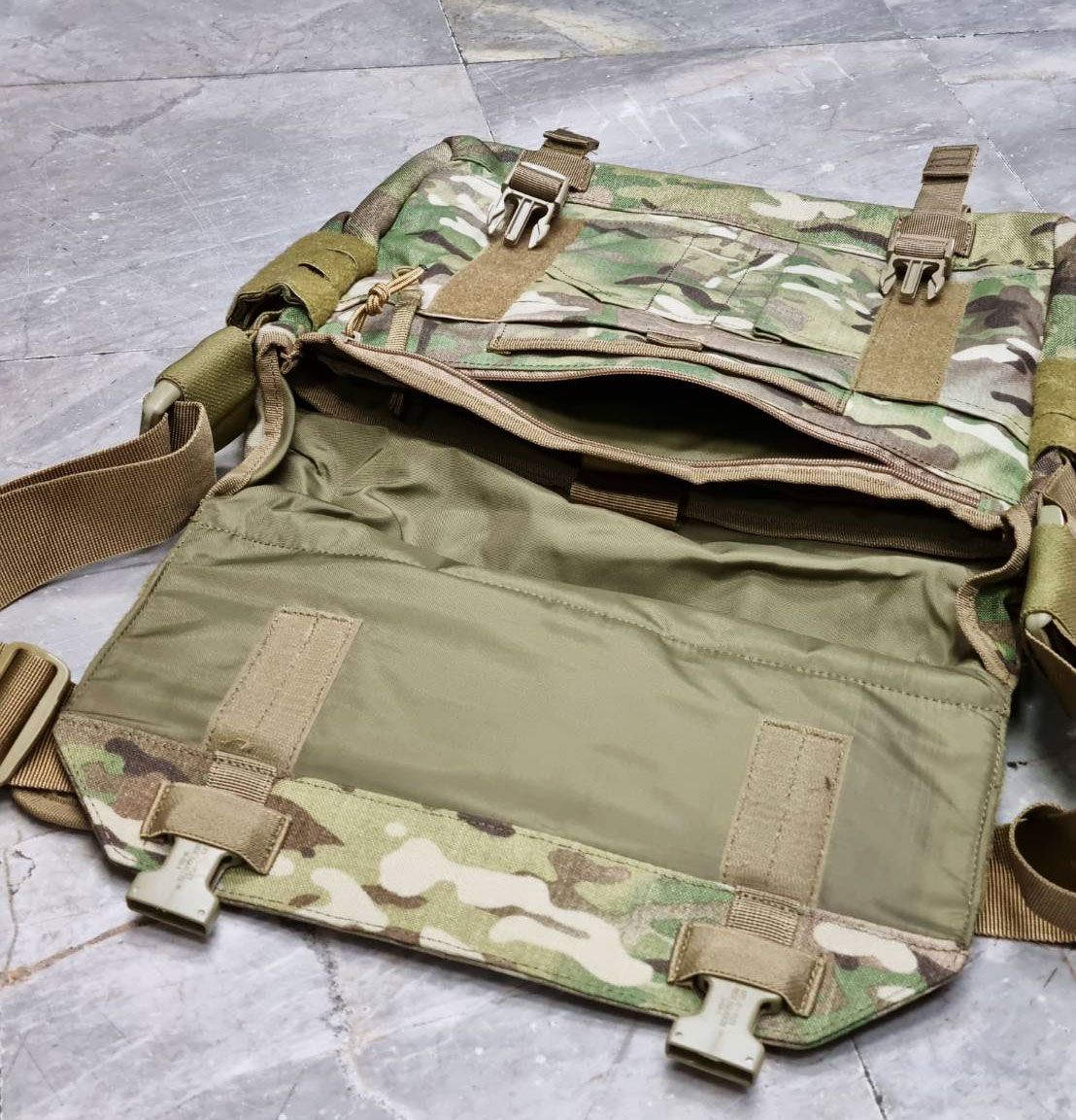 กระเป๋าสะพายข้าง ผ้า Cordura