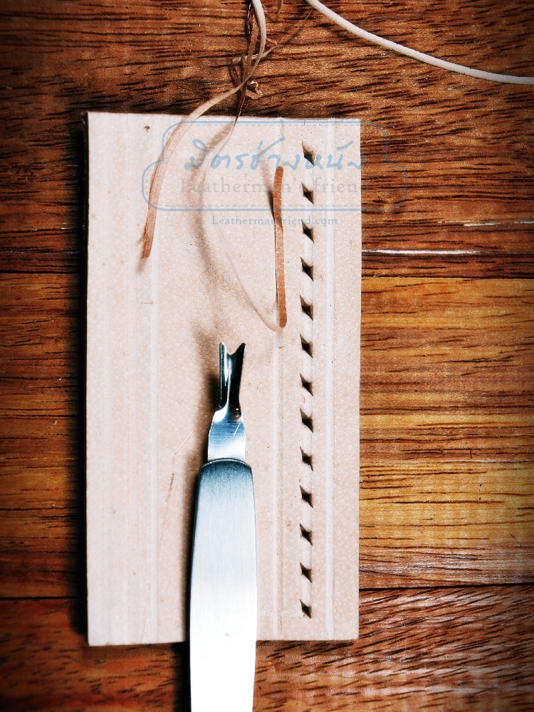 ไม้แคะหูรุ่นประหยัด แบบร่อง V