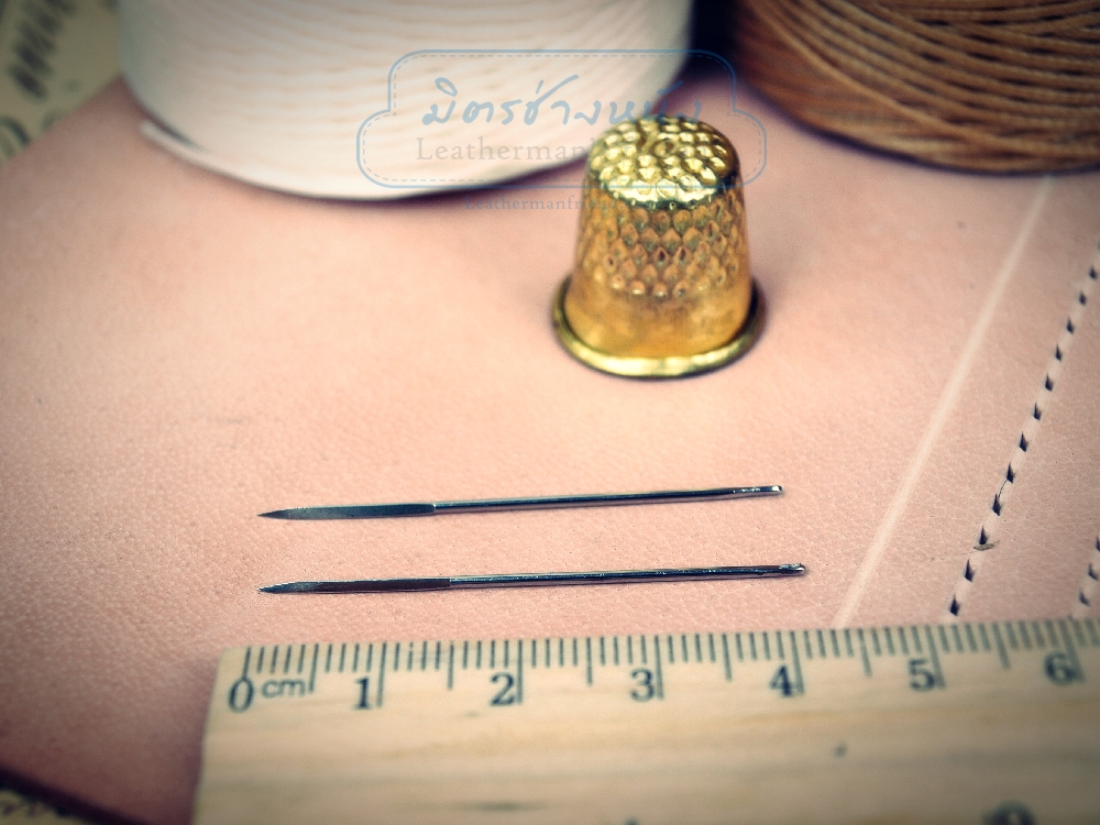 เข็มปลายไดมอน สำหรับเย็บหนัง ไม่ทำให้รูโต และ ไม่ติดก้นเหมือนเข็มทั่วไป เบอร์4 จำหน่ายเป็นคู่ คู่ละ 20 บาท