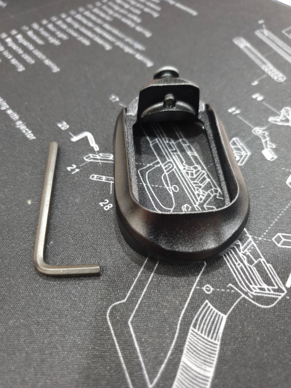 บ่อแม็ก งาน CNC Glock Gen 3/4/5 (3 สี) รุ่น Pro Magwell