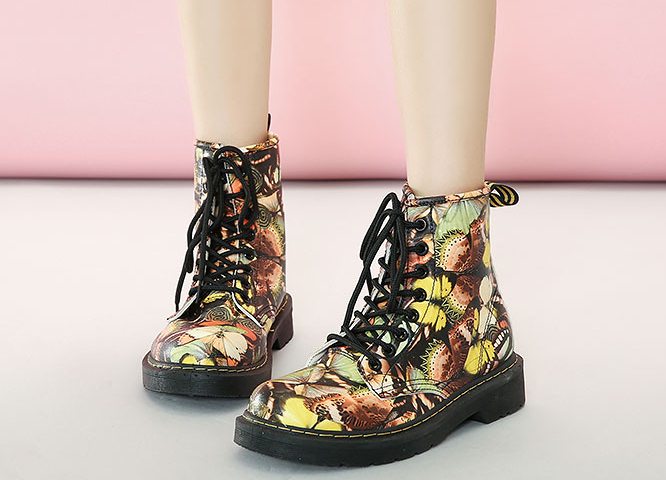 Pre Order - รองเท้ากันหนาว รองเท้าลุยหิมะ หนัง Pu ลายผีเสื้อ ข้างในบุกำมะหยี่ สูง 17cm สี : เหลือง / น้ำเงิน ไซส์ 35 / 36 / 37 / 38 / 39 / 40