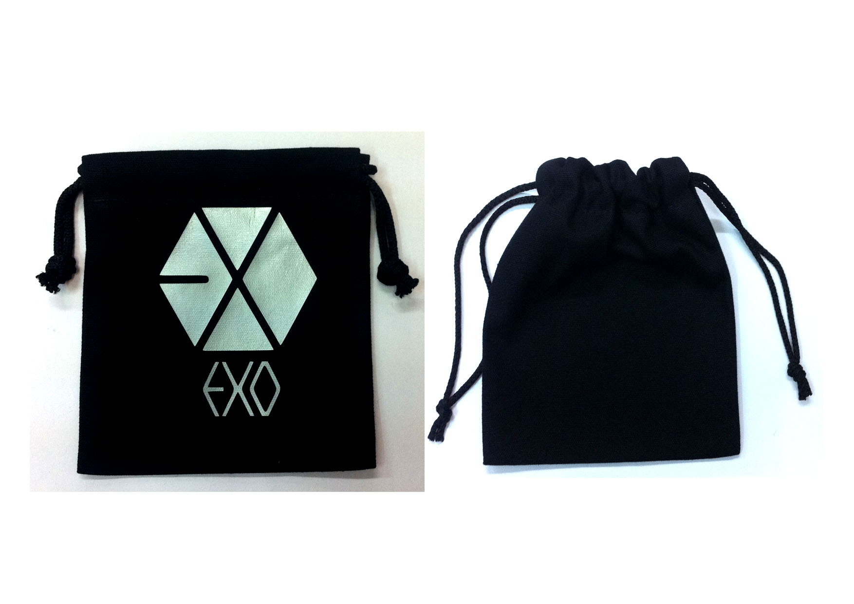 กระเป๋าผ้าหูรูด สีดำEXO
