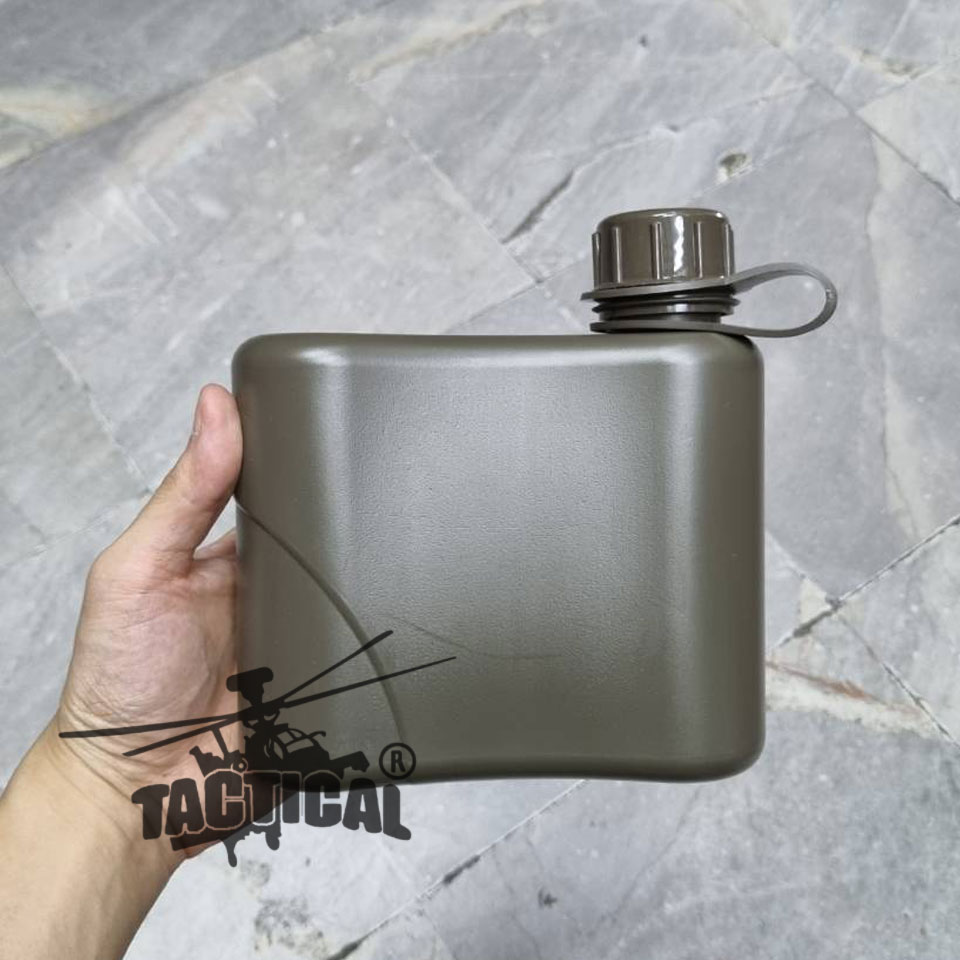 กระติกน้ำสี่เหลี่ยม Commando