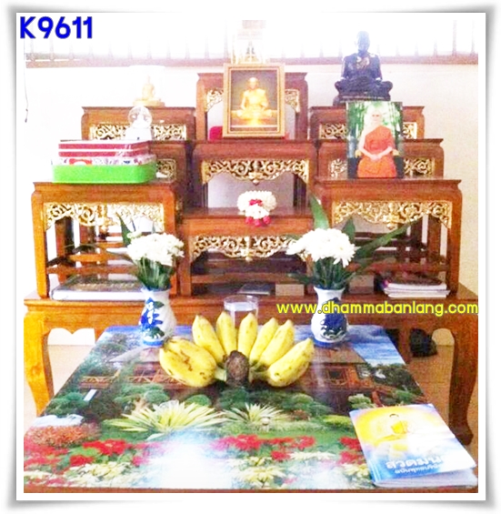 โต๊ะหมู่บูชา หมู่ 9 หน้า 6 กระจังทอง ไม้ทุเรียน ขาตรง สีเหลืองทอง (คลิ๊กดูขนาด)