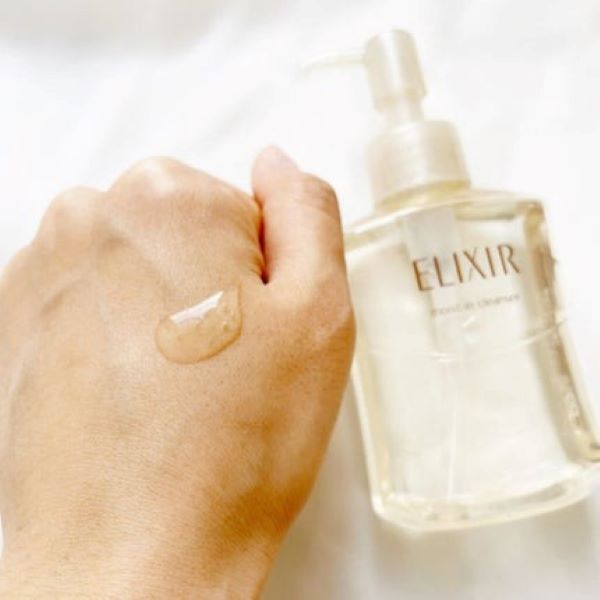 Elixir moist in cleanser อิลิคเซอร์ มอยส์-อิน คลีนเซอร์ 140มล. 2-in-1 ทำความสะอาดและเติมความชุ่มชื้นให้ผิว