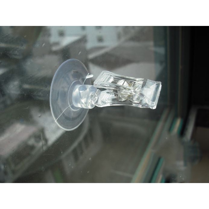 ตัวหนีบป้าย POP แบบฐานจุ๊บดูดกระจก (สีใส) ฐาน 4 ซม. สูง 5.5 ซม. ( ราคา 5 ชิ้น)