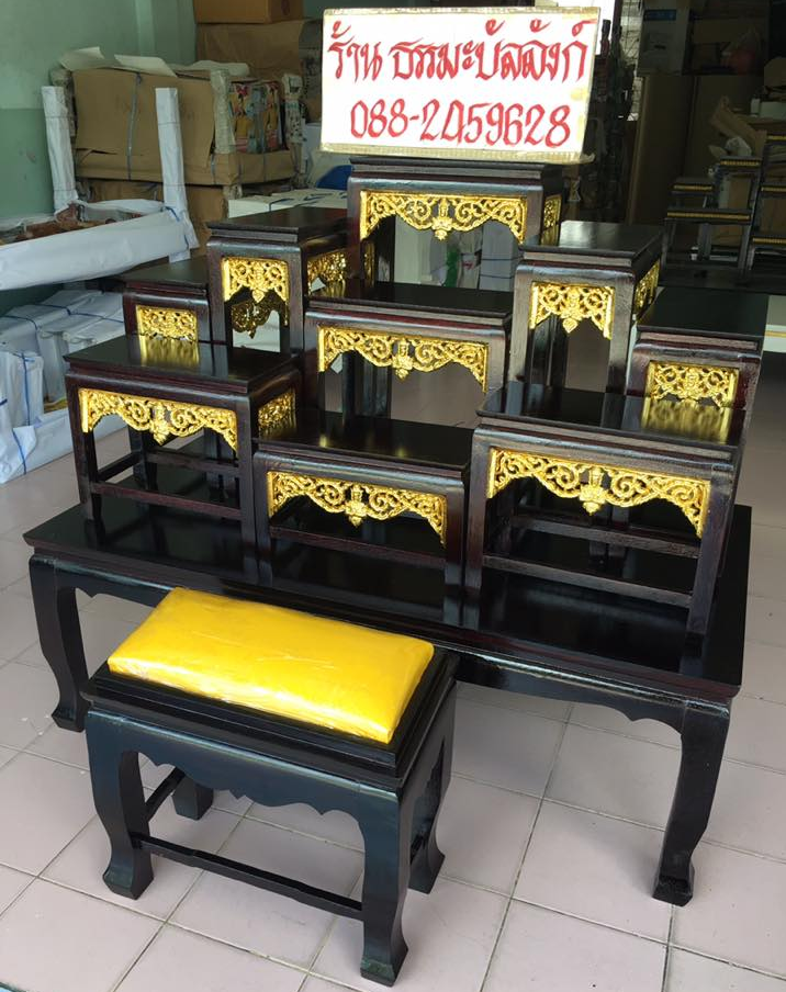 โต๊ะหมู่บูชา หมู่ 9 หน้า 6 กระจังทอง ไม้ทุเรียน ขาตรง สีโอ๊ค (คลิ๊กดูขนาด)