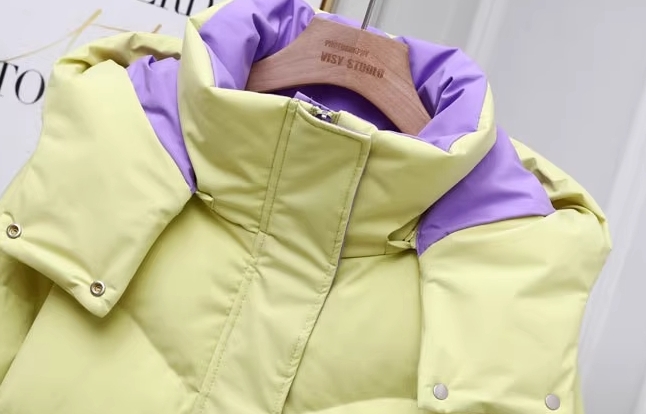 2324-0007 เสื้อกันหนาวขนเป็ดขาว มีHoodนะคะ