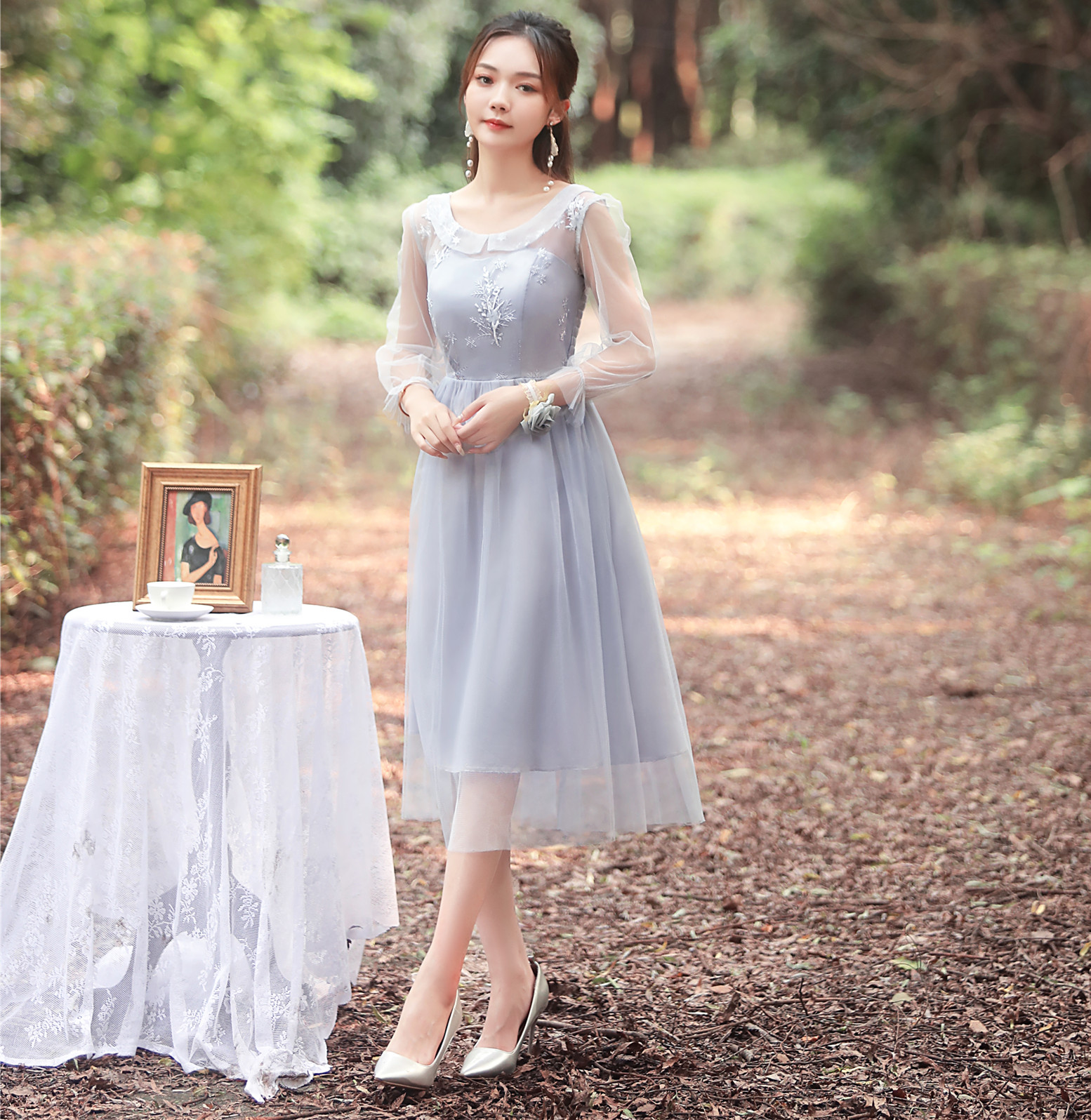 ชุดราตรีออกงานคลุมเข่าสีเทา แขนยาวซีทรู