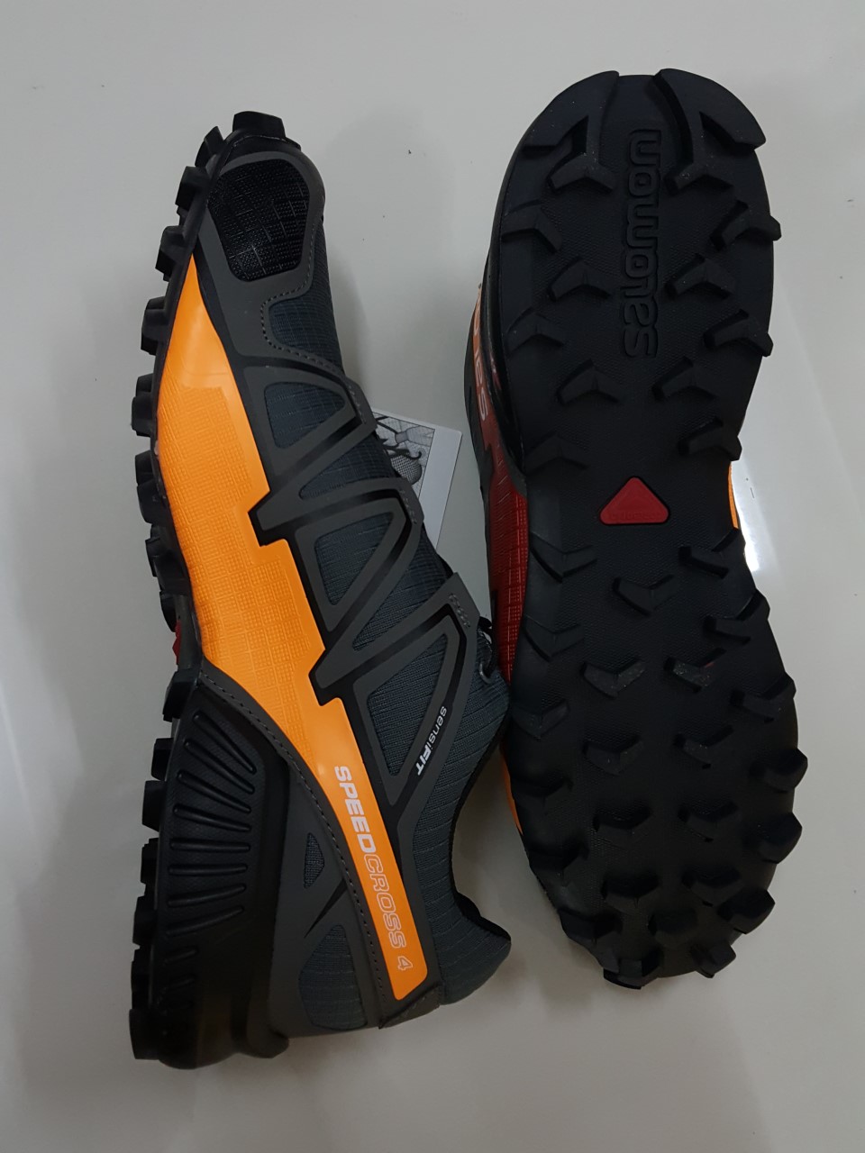 รองเท้า Salomon Gen 4