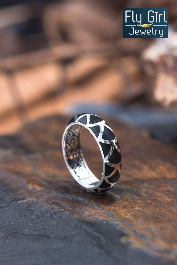 แหวนเกล็ดนาคราชใต้ท้องแหวนเป็นลายคลื่นท้องน้ำลายไทย UNISEX