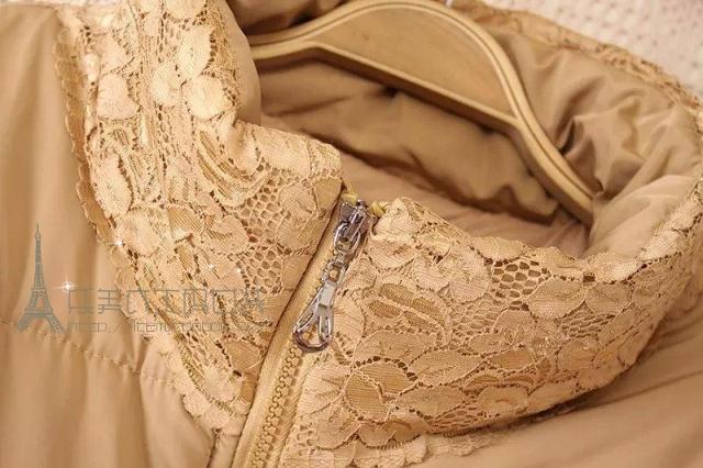 PreOrderเสื้อผ้าคนอ้วน - เสื้อกันหนาวไซส์ใหญ่ คนอ้วน ผ้าร่มบุนวม แต่งผ้าลูกไม้คอเสื้อ สี : ดำ / กากี