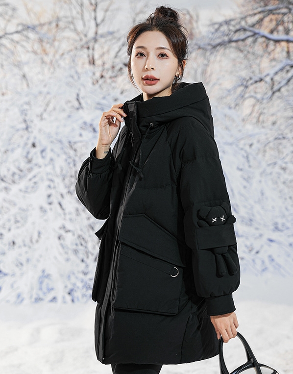 2324-0001 งานพรีออเดอร์นะคะ ไม่พร้อมส่งจ้า กันหนาวบุขนเป็ดขาวจ้า มีน้องหมีเกาะด้านหลังกับแขนด้วยนะคะ