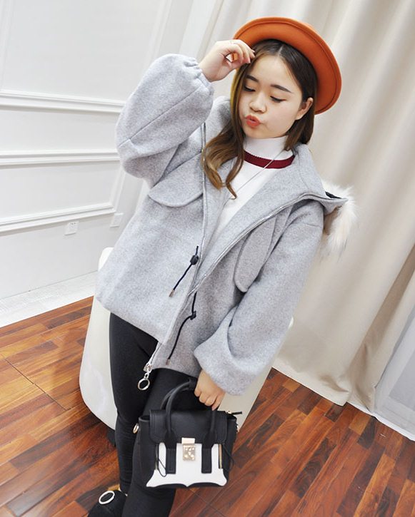 PreOrderคนอ้วน - เสื้อกันหนาวแฟชั่น ผ้าโพลิเอสเตอร์ขนสัตว์ มีHood ขนเฟอร์ สี : ชมพู / เทา / เขียวทหาร / แดง