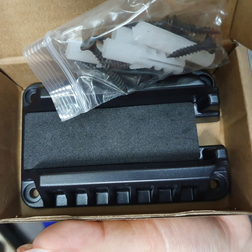 แม่เหล็กติดปืนสั้น (Magnetic Handgun Mount)