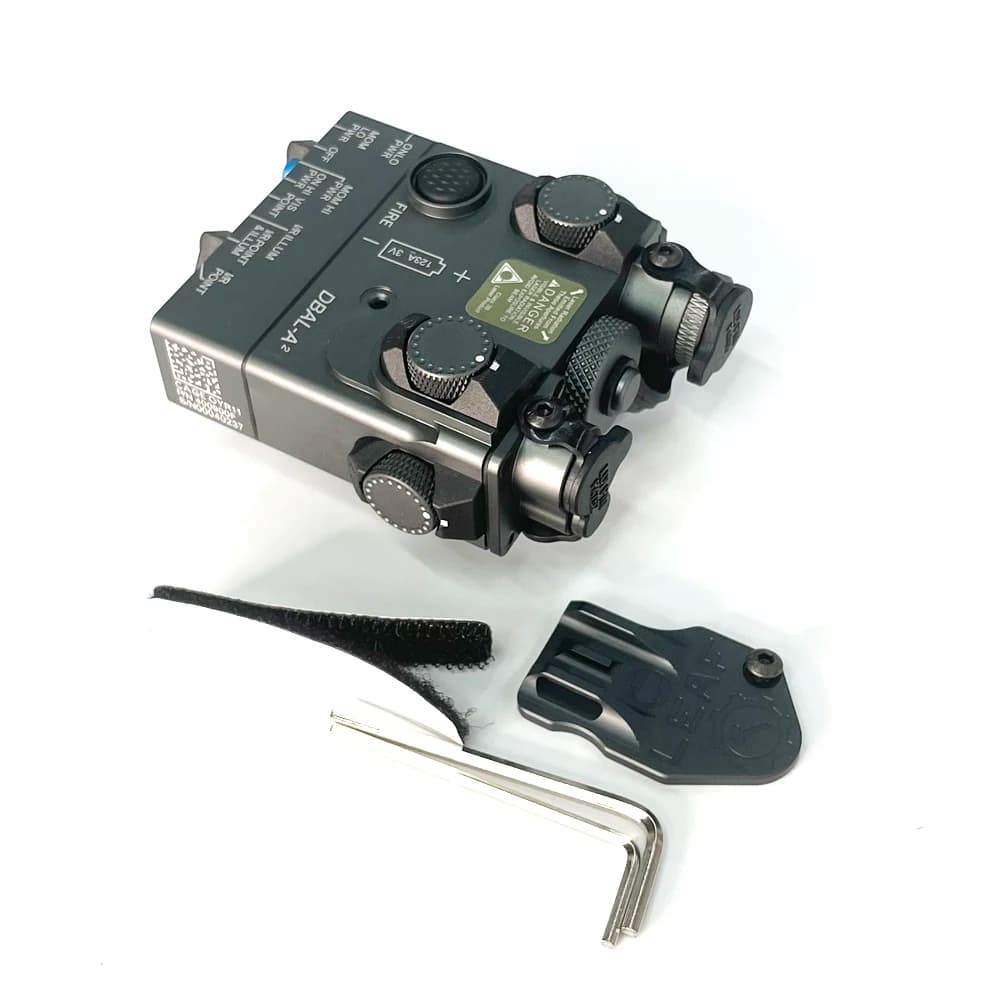 ไฟฉาย + Laser แดง IR DBAL-A2 บอดี้อลูมิเนียม ยี่ห้อ Sotac