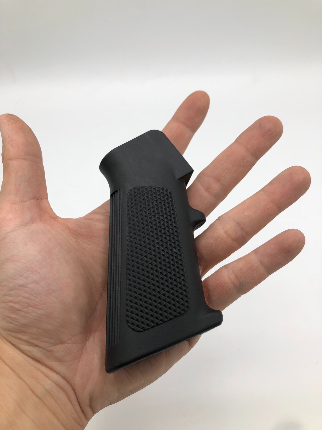 กริปมือหลัง ทรง M4A1