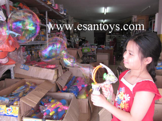 เป่าฟองลูกใหญ่ Bubbles