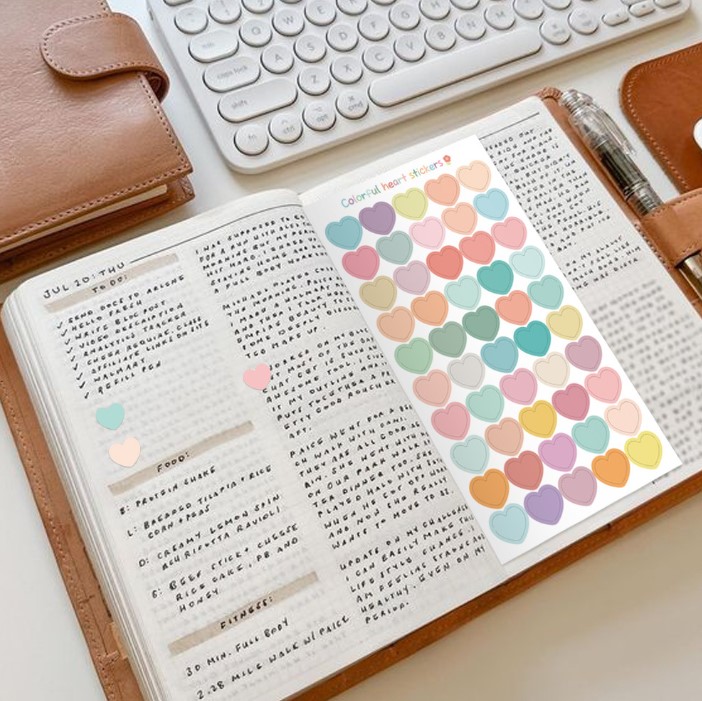 สติ๊กเกอร์ Colorful heart กระดาษเคลือบกันน้ำ (ระดับแช่ตู้เย็น) ขนาด 2 ซม. 50 ดวง/แผ่น แพ็ค 10 แผ่น (500 ดวง)