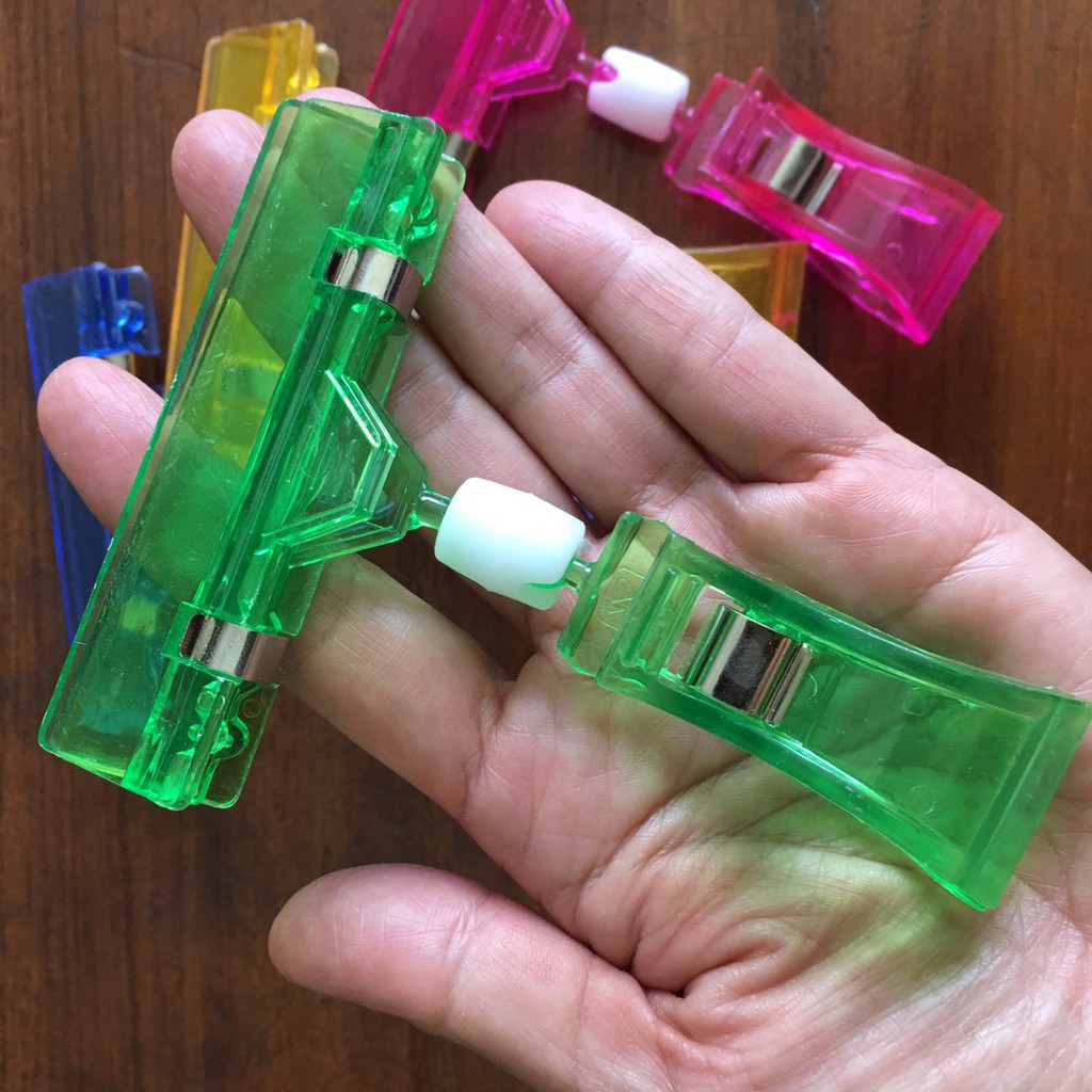 Akachan ที่หนีบป้ายราคา ขนาด 8*10.5 ซม. แพ็ค 5 ชิ้น - สีเหลือง