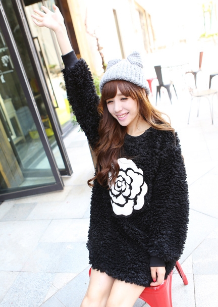 Pre Order - เสื้อกันหนาวแฟชั่นเกาหลี ขนสัตว์นำเข้า มีความนุ่มสบาย : สีขาว / สีดำ