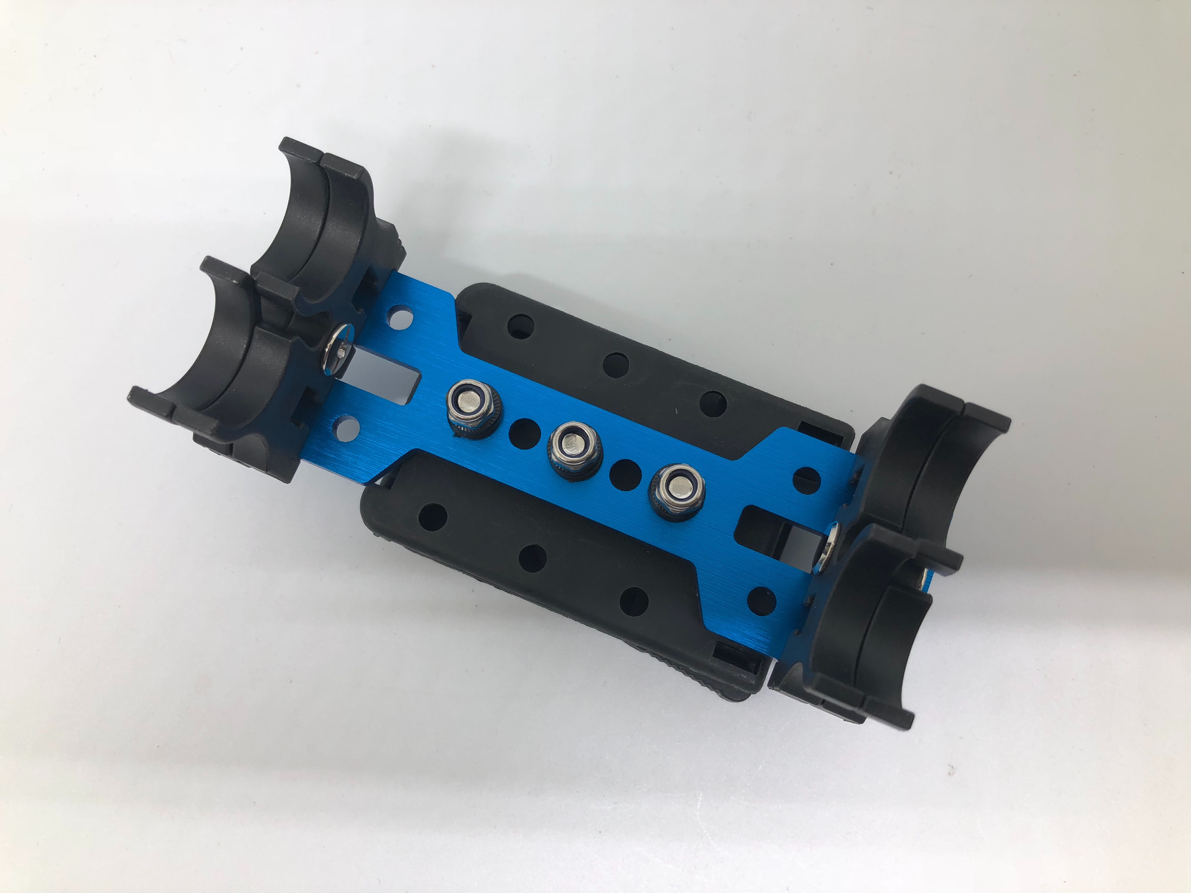 แผงกระสุนลูกซองจิงโจ้โหลดเร็ว 4 นัด