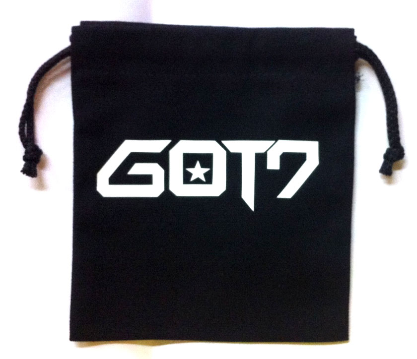 กระเป๋าผ้าหูรูด สีดำ Got7 01