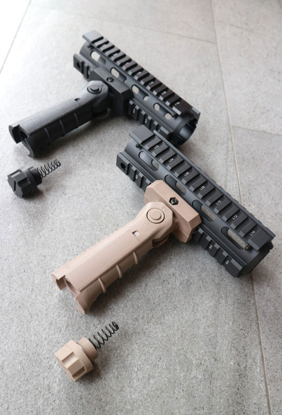 กริปมือหน้าพับหน้า-หลัง (Tactical Folding Grips)