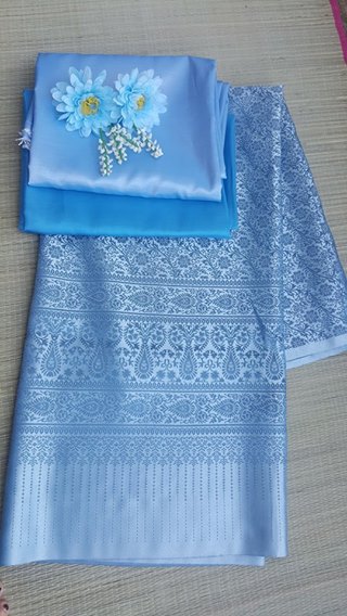 ผ้าไหมสังเคราะห์ลายอโยธยาจัดชุด