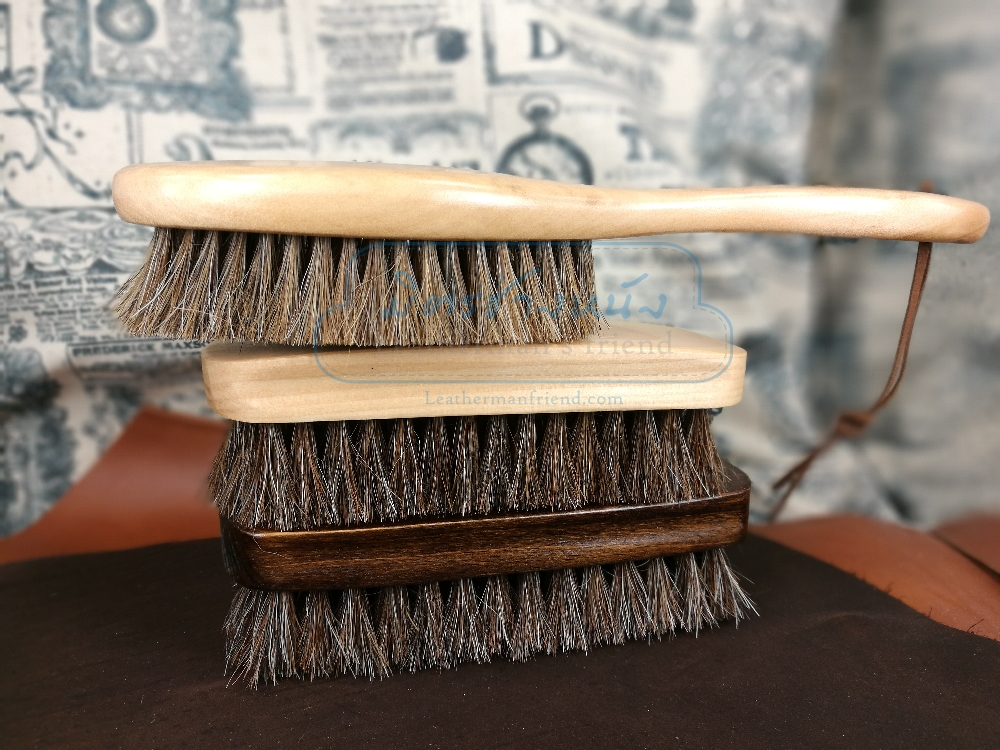 แปรงขนม้า แบบมีด้าม ใช้สะดวก