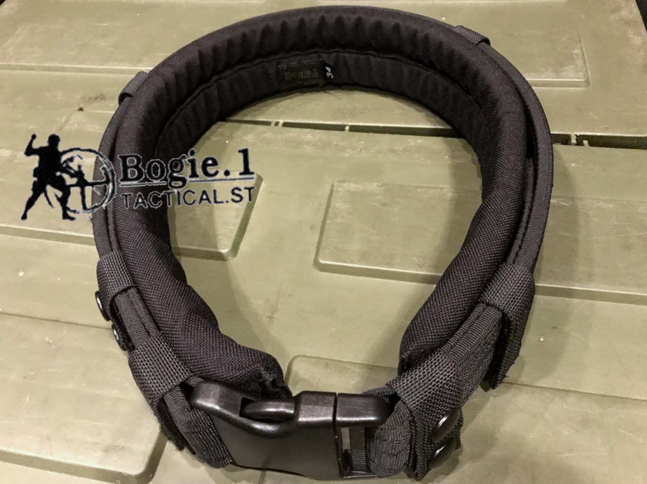 เข็มขัดสนาม บุนวม