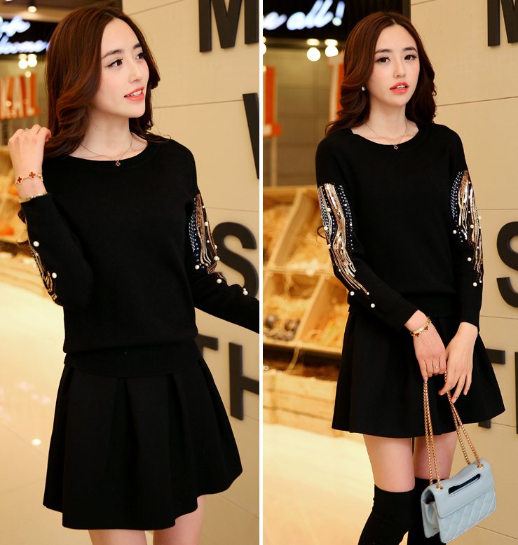 PreOrderคนอ้วน - เซตคู่กันหนาวแฟชั่น ไซส์ใหญ่ คนอ้วน เสื้อยืดไหมพรมบางแต่งลายช่วงแขน+กระโปรงจีบ สี : เสื้อดำ+กระโปรงดำ / เสื้อแดง + กระโปรงดำ / เสื้อเทา+กระโปรงดำ