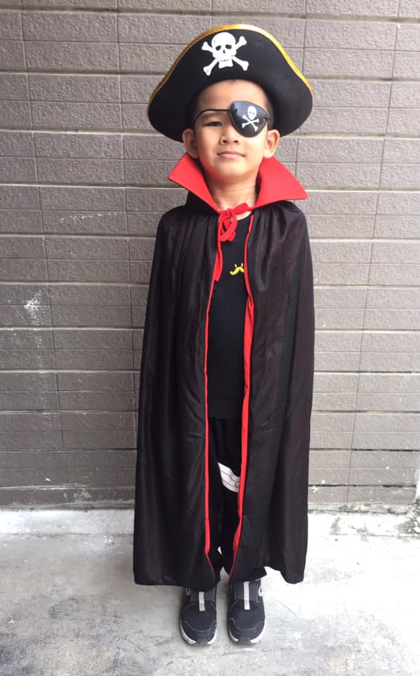 ชุดแฟนซีโจรสลัดมีผ้าคลุมหมวกและหน้ากากตา