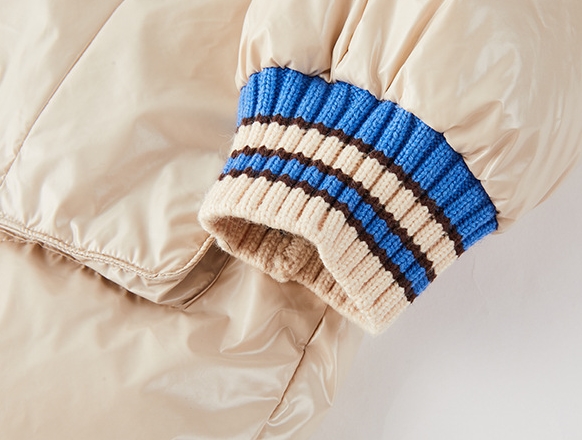 2324-0002 กันหนาวบุขนเป็ดขาวจ้า ตัวนี้จะเป็นผ้าร่มลื่นนะคะ