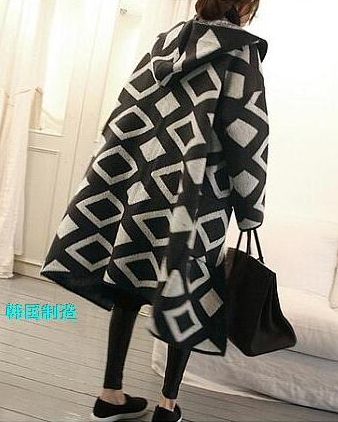 PreOrderเสื้อผ้าคนอ้วน - เสื้อกันหนาวคนอ้วน ไซส์ใหญ่ เสื้อคลุมไหมพรมตัวยาว มีHood สี : ดำ / ชมพู