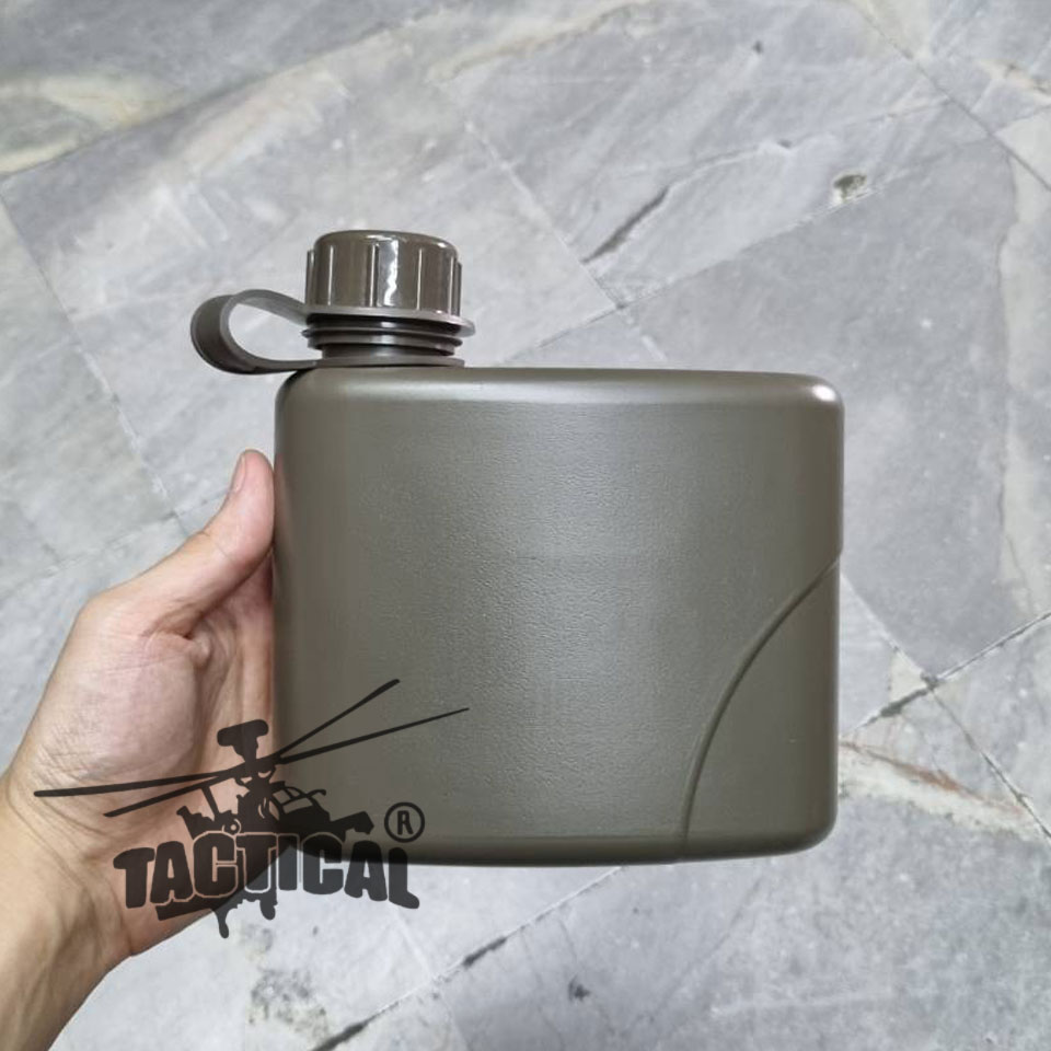 กระติกน้ำสี่เหลี่ยม Commando