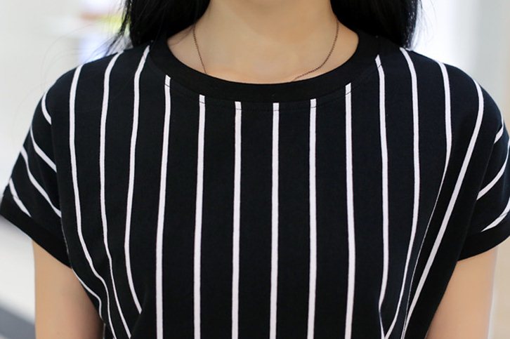 ##พร้อมส่ง## - เซตคู่ เสื้อ กระโปรง สไตล์ยุโรบ เสื้อยืดลายม้าลายดำ กระโปรงสั้นสีดำพอดี