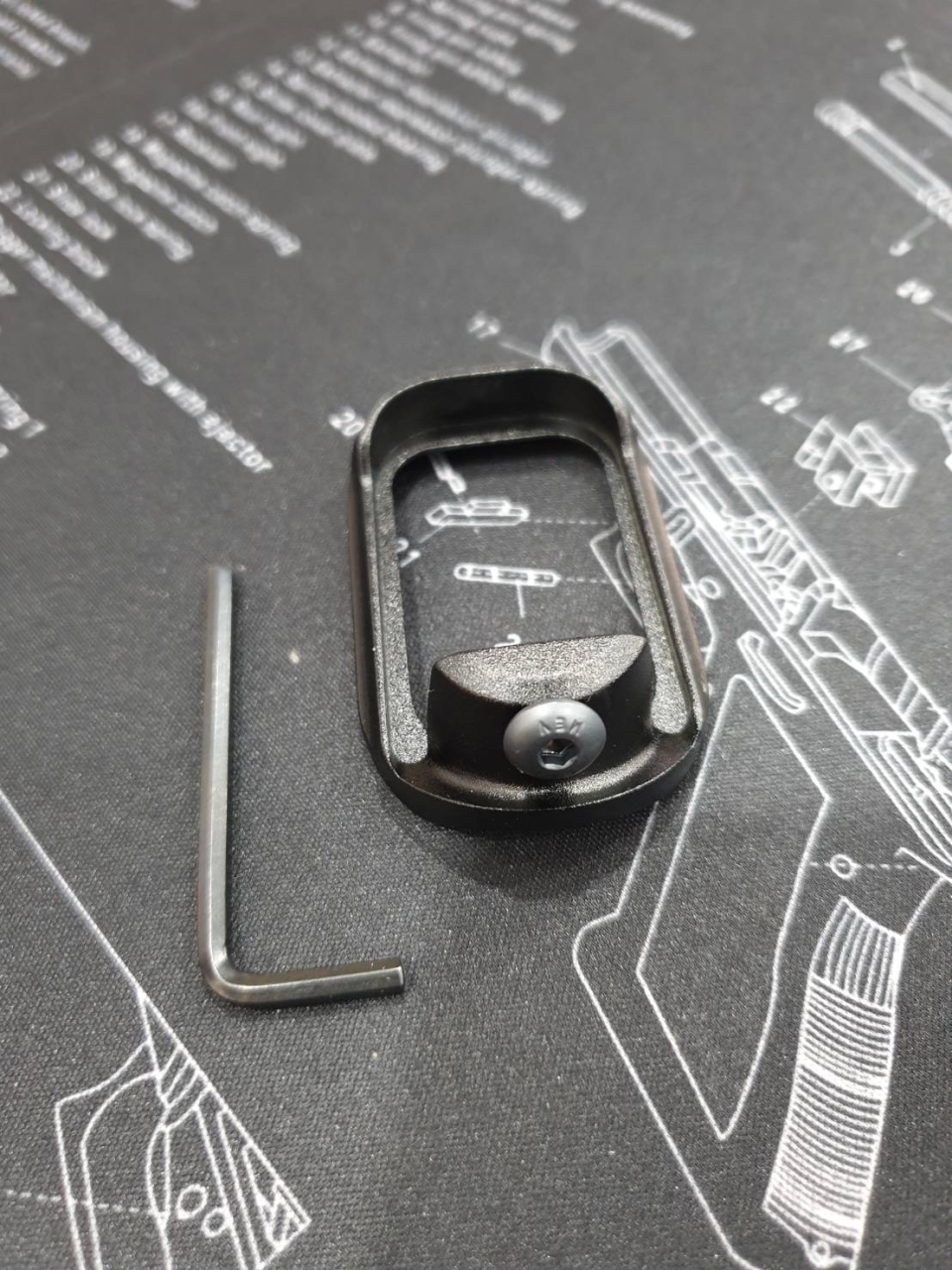 บ่อแม็ก งาน CNC Glock Gen 3/4/5 (3 สี) รุ่น Pro Magwell