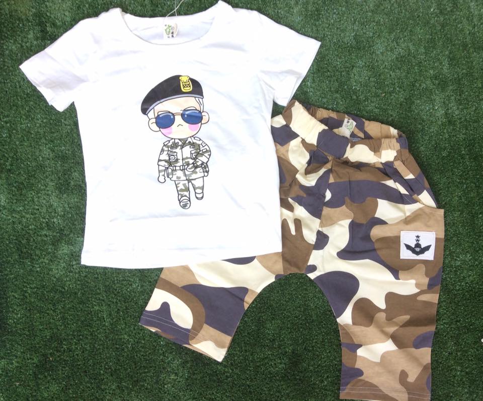 ชุดเสื้อสีขาว และกางเกงลายพราง ผ้าดีมาก