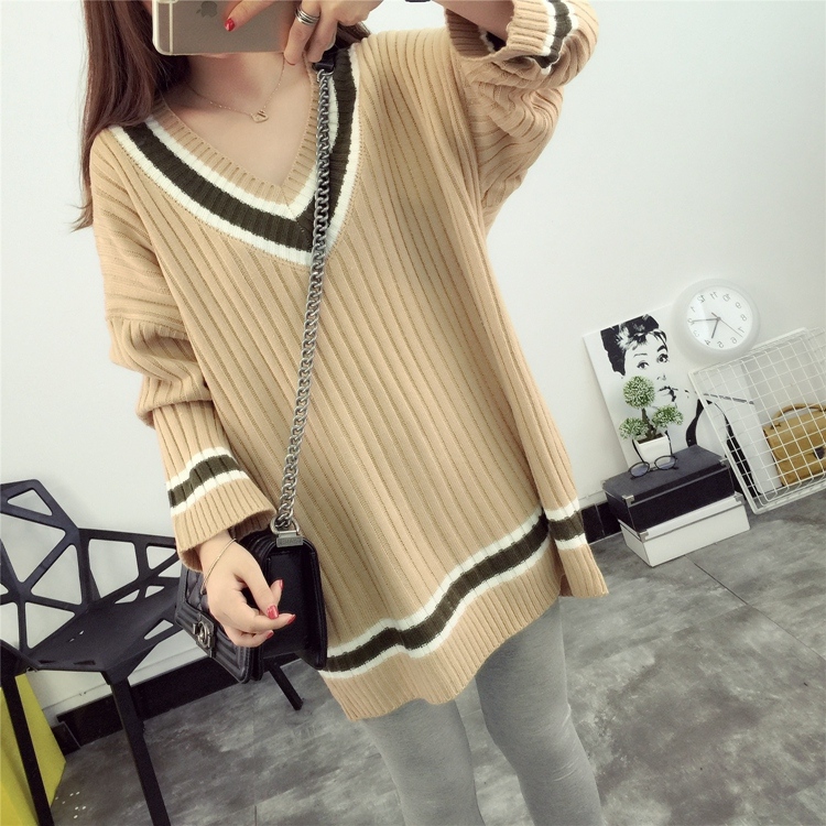 PreOrderคนอ้วน - เสื้อกันหนาว ไหมพรม คอวี สี : เขียว / เบจ