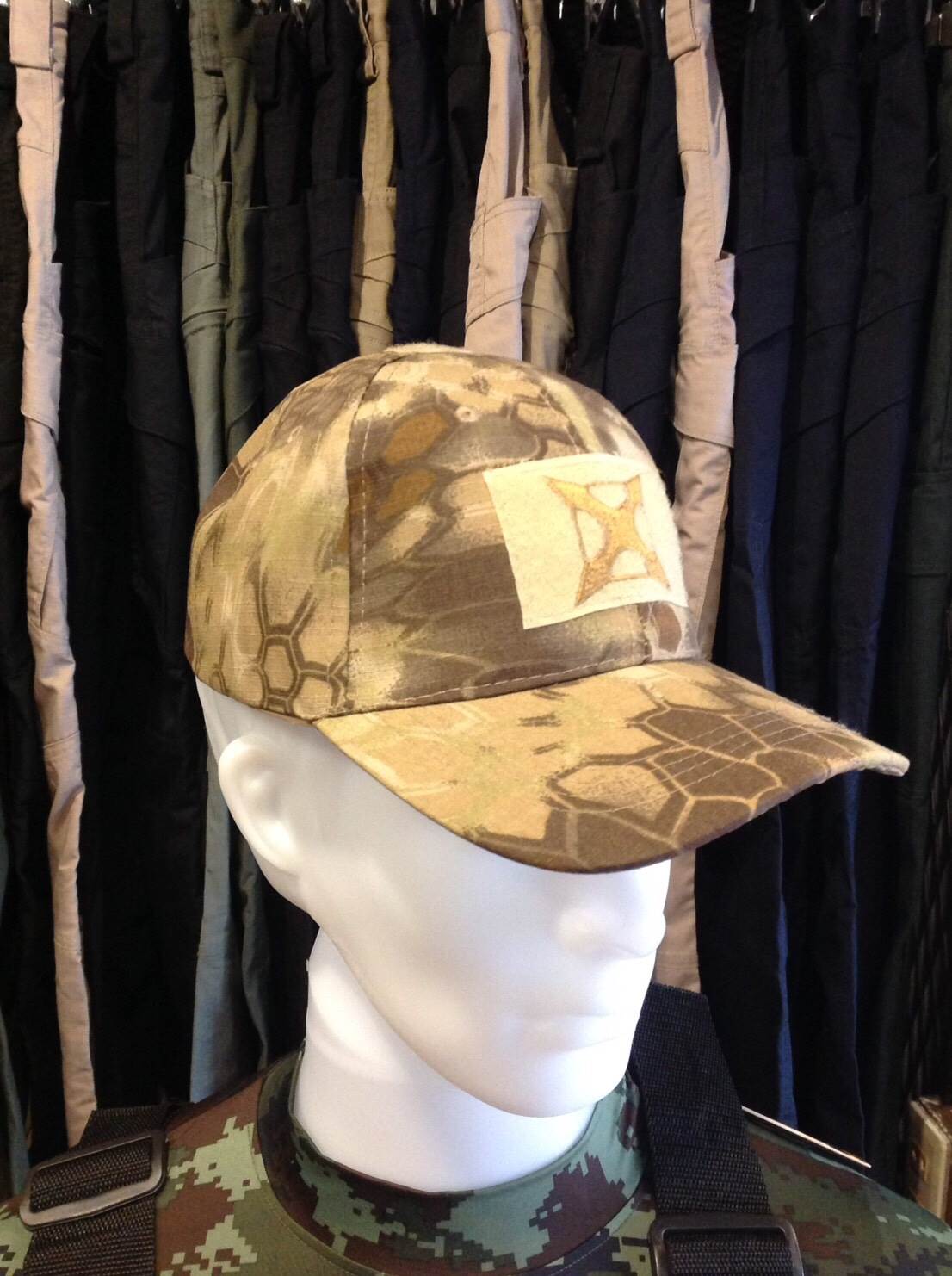 หมวกแก๊ปลายงู X