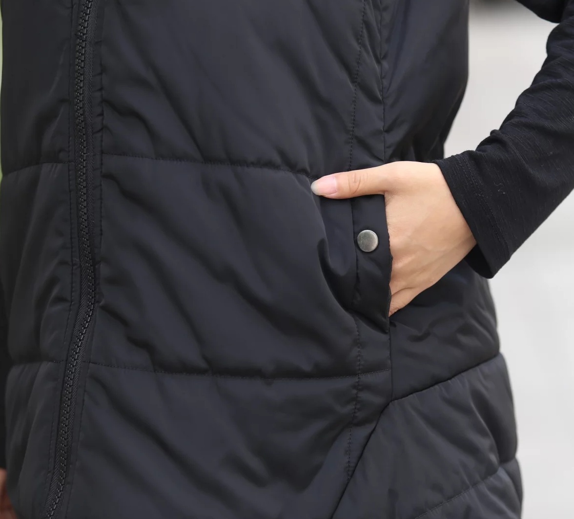 PreOrderคนอ้วน - เสื้อกั๊กแฟชั่น ผ้าร่มบุนวม มี Hood ด้านในขนสัตว์ สี : ดำ / แดง