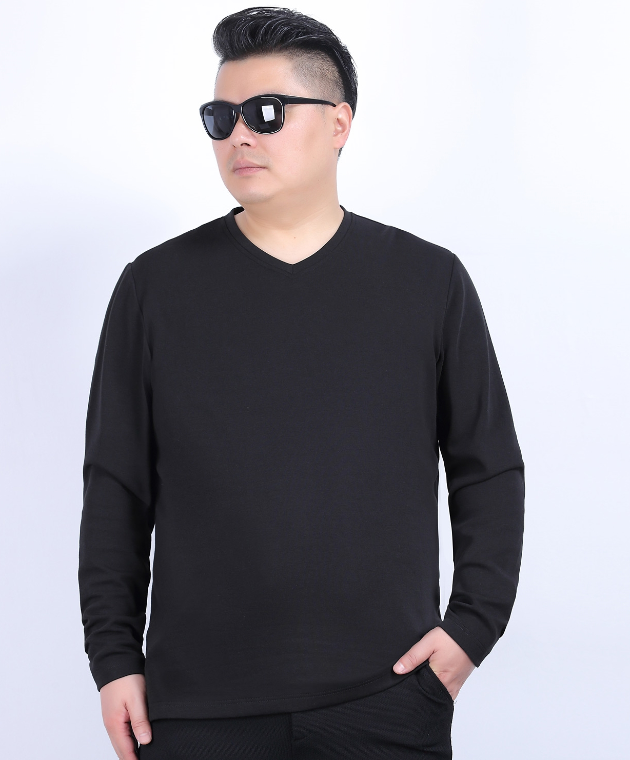 M2324-0029 เสื้อแขนยาว บุกำมะหยี่อุ่น คอสูง คอวี สีดำ ใช้แทนฮีทเทค