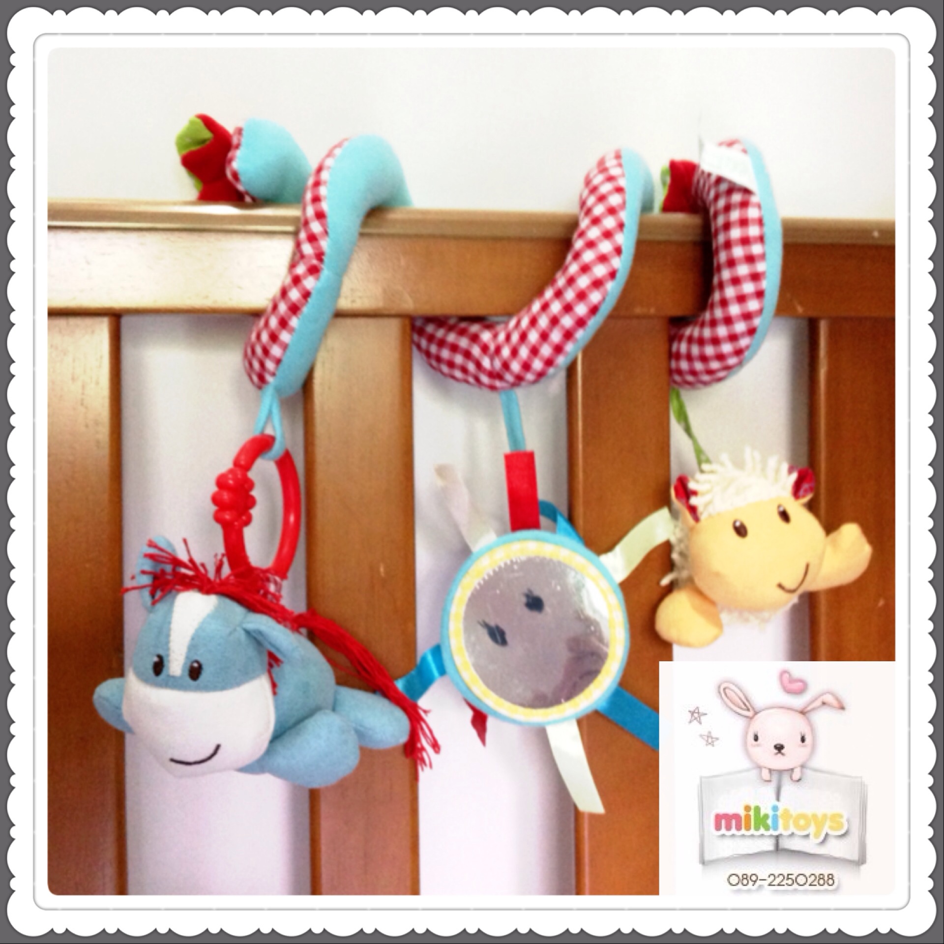ตุ๊กตาผ้าสำหรับแขวนขอบเตียงเด็ก แบรนด์ELC /elc blossom farm spiral wrap-around