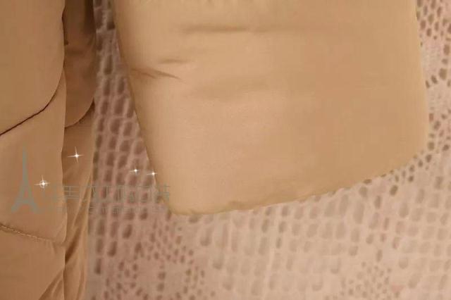 PreOrderเสื้อผ้าคนอ้วน - เสื้อกันหนาวไซส์ใหญ่ คนอ้วน ผ้าร่มบุนวม แต่งผ้าลูกไม้คอเสื้อ สี : ดำ / กากี