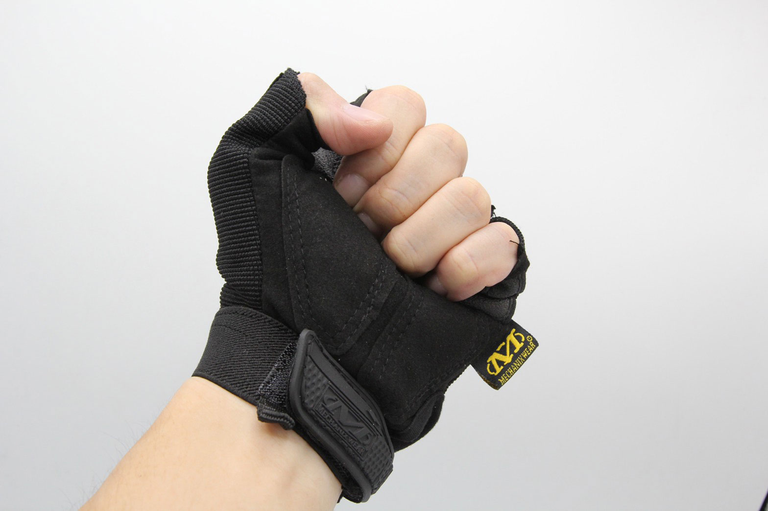 ถุงมือครึ่งนิ้ว Mechanix รุ่น M-Pact