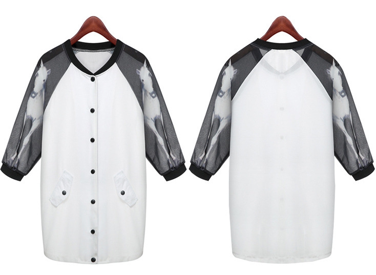 PreOrderไซส์ใหญ่ - เสื้อคลุมกันหนาวแฟชั่นคนอ้วน ไซส์ใหญ่ แบบบางตัวยาว ผ้าฝ้ายพิมพ์ลายม้าที่สวนแขน สีขาว