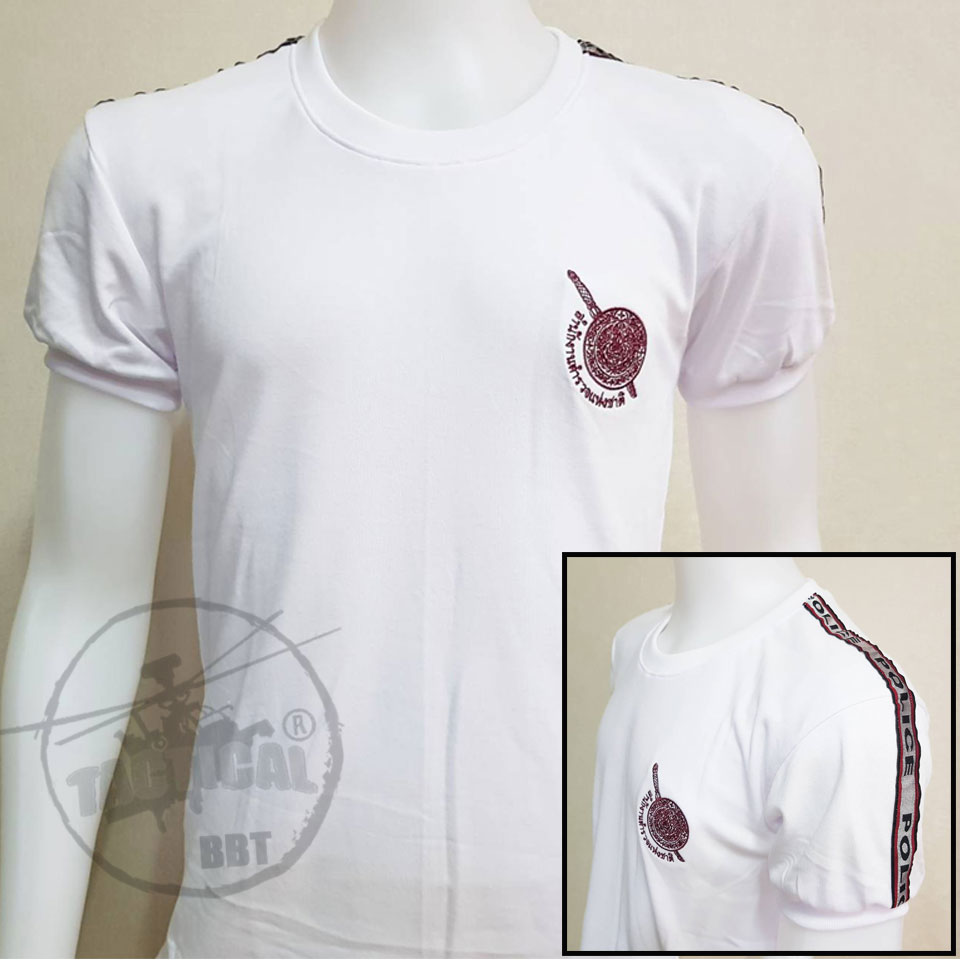 เสื้อยืดคอกลม ขาว ปักตราโล่ ต่อบ่าเทปทอดิ้นเงิน