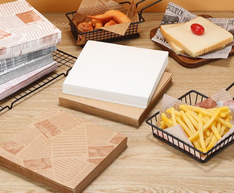 กระดาษไขรองอาหาร (Greaseproof paper) เคลือบกันน้ำ-น้ำมัน (แพ็ค 490-500 ชิ้น)